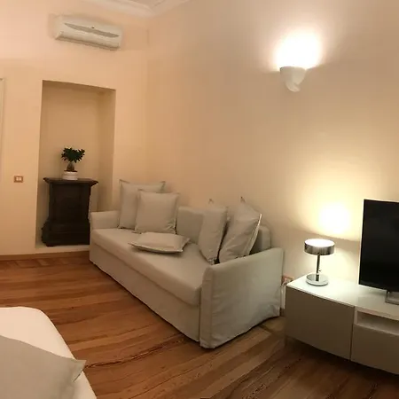 Leonardo Da Vinci Apartment *